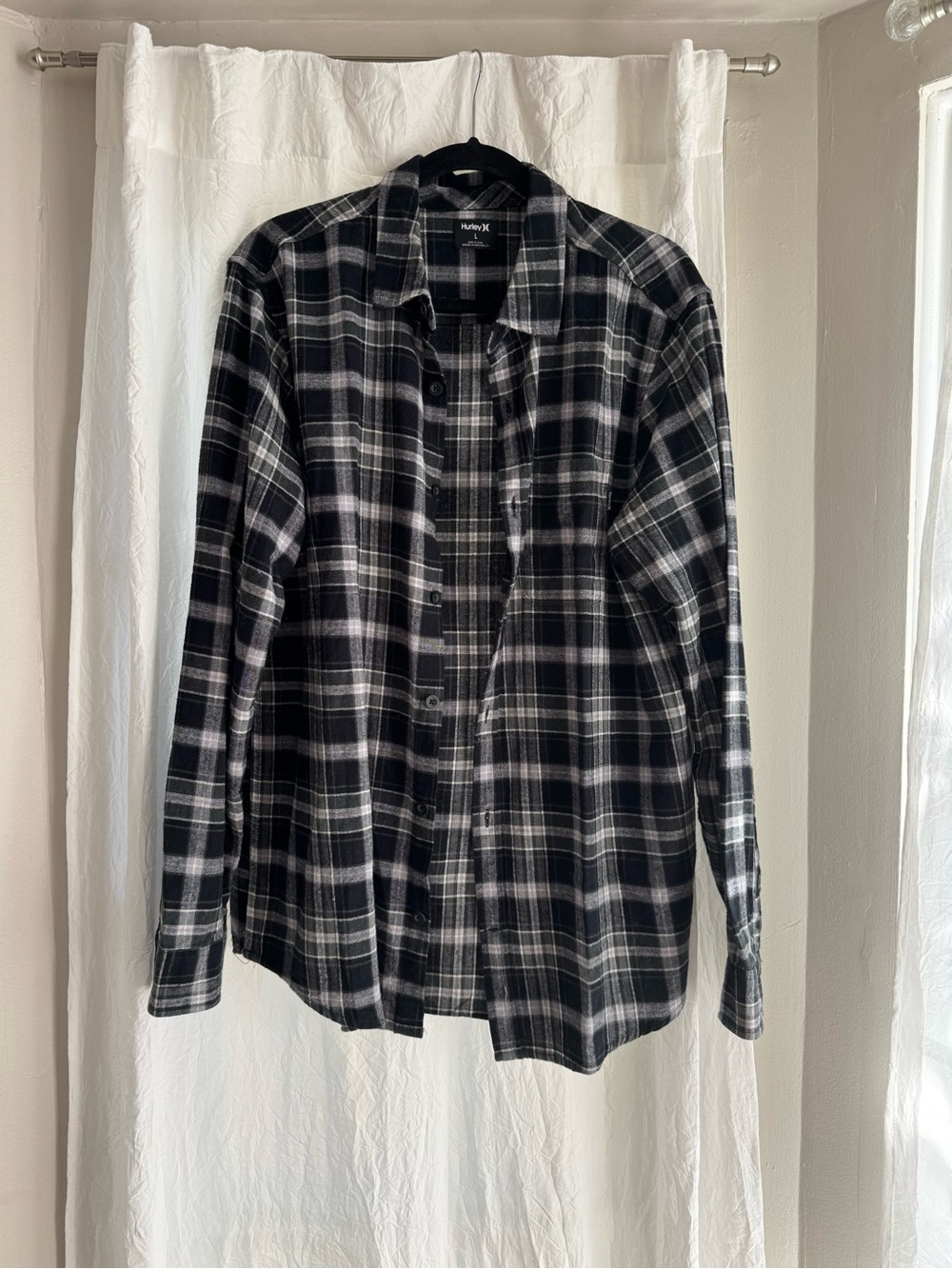 Hurley Black & Gray Plaid Long-Sleeve Button-Up Shirt